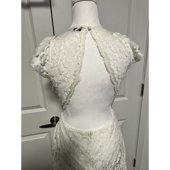 Signature8 White Lace Backless dress with pockets Large cap sleeve bridal - Picture 9 of 15